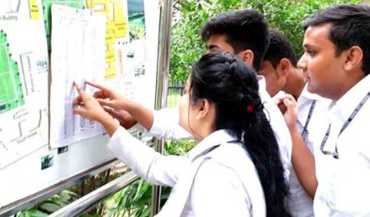 এইচএসসিতে জিপিএ-৫ ও পাসের হার দুটোই কমেছে